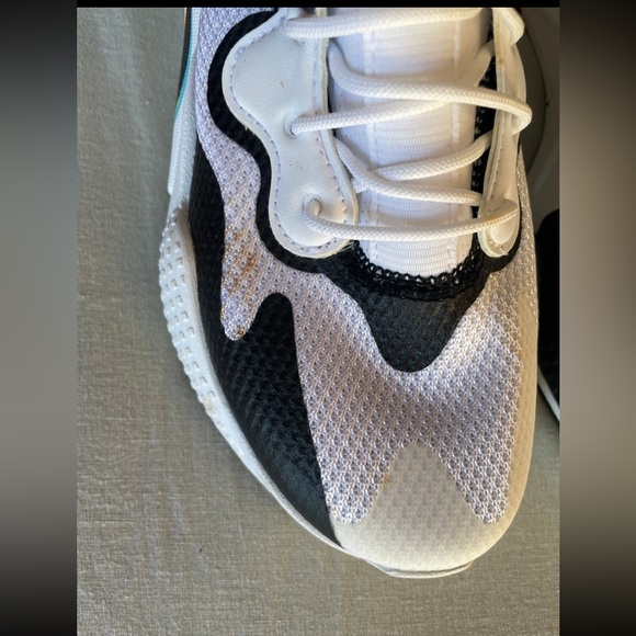 Puma sneakers - Picture 2 of 4